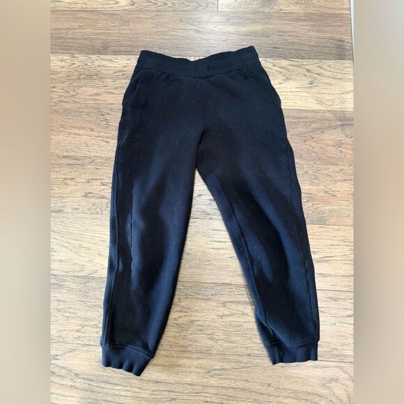 Lululemon Scuba High Rise Jogger
Size 6 - Picture 2 of 10